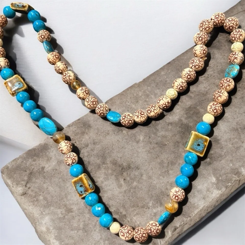 Elegant Blue and Cream Beaded Necklace